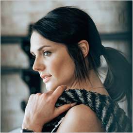 Elena M. (Directora de Eventos Corporativos)